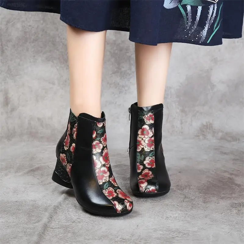 High Quality 2020 Autumn Winter Ankle Boots for Women Pattern Genuine Leather High Heel Booties Ankle botas Flower Printed Shoes
High Quality 2020 Autumn Winter Ankle Boots for Women Pattern Genuine Leather High Heel Booties Ankle botas Flower Printed Shoes