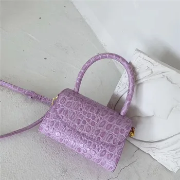 Bag Female 2020 New cow Leather Female Bag French Bag Niche Design Retro Small Square Bag Shoulder Messenger Bag
Bag Female 2020 New cow Leather Female Bag French Bag Niche Design Retro Small Square Bag Shoulder Messenger Bag