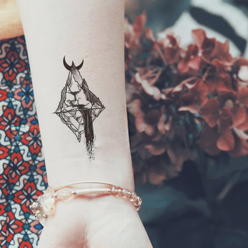 Waterproof Temporary tattoos sexy fake tattoo body art sleeve tattoos for men black party stuff Geometric tattoo stickers
Waterproof Temporary tattoos sexy fake tattoo body art sleeve tattoos for men black party stuff Geometric tattoo stickers