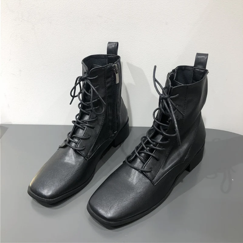 2019 autumn Korean version of the new square head low heel flat side zipper simple personality tie retro women's short boots
2019 autumn Korean version of the new square head low heel flat side zipper simple personality tie retro women's short boots