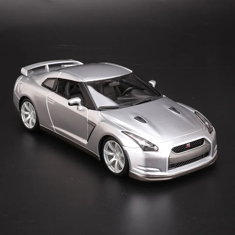 Bimeigao 1: 18 Original Factory Model Alloy Car Model 2009 GTR Car Model Collection Gift
Bimeigao 1: 18 Original Factory Model Alloy Car Model 2009 GTR Car Model Collection Gift