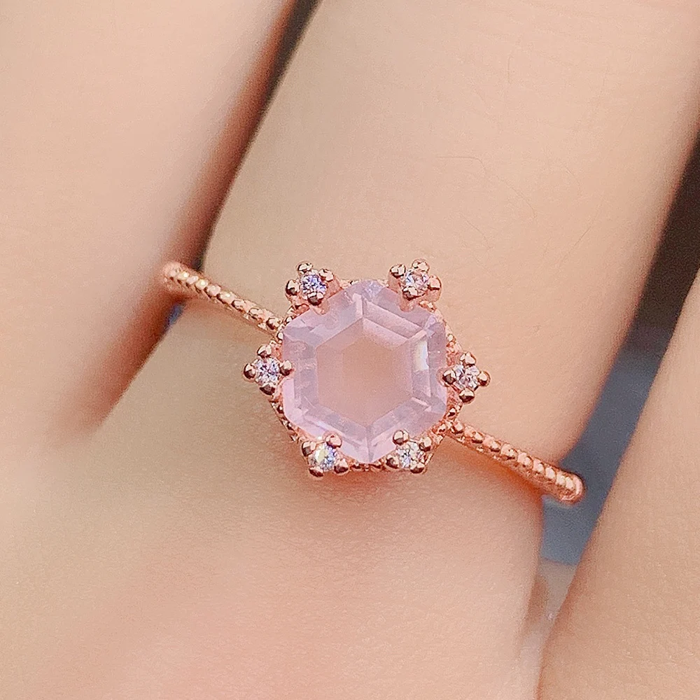 High Quality Hot Selling Hexagon Cut Natural Rose Quartz Ring 925 Sterling Silver Resizable Engagement Wedding Rings For Gift
High Quality Hot Selling Hexagon Cut Natural Rose Quartz Ring 925 Sterling Silver Resizable Engagement Wedding Rings For Gift
