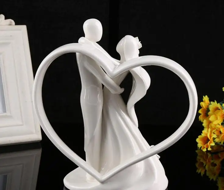 20pcs/Lot Dancing Bride and Groom with Heart Figurine Ceramic Wedding Cake Topper Party Table Decoration SN2060
20pcs/Lot Dancing Bride and Groom with Heart Figurine Ceramic Wedding Cake Topper Party Table Decoration SN2060