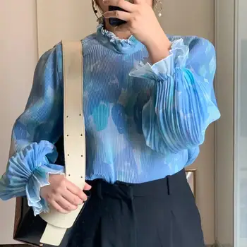 Blue watercolor printed women shirt sweet lace Turtleneck puff sleeve chiffon pleated shirt tops 2020 new
Blue watercolor printed women shirt sweet lace Turtleneck puff sleeve chiffon pleated shirt tops 2020 new