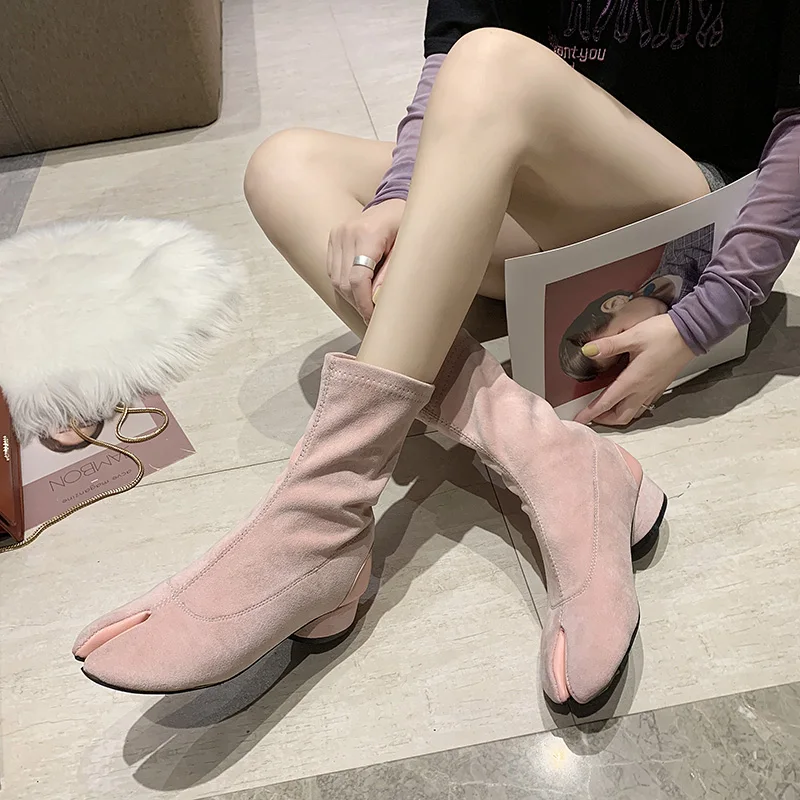 Women's Rubber Boots Low Heels booties Shoes Round Toe Bootee Woman 2019 Booties Ladies Lace Up Luxury Designer Rain Mid-Calf Mi
Women's Rubber Boots Low Heels booties Shoes Round Toe Bootee Woman 2019 Booties Ladies Lace Up Luxury Designer Rain Mid-Calf Mi