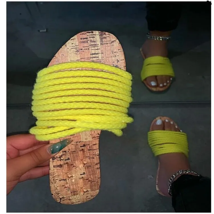 Plus size slippers female 2020 summer new flat bottom simple woven hemp rope sandals solid color word slippers X192
Plus size slippers female 2020 summer new flat bottom simple woven hemp rope sandals solid color word slippers X192
