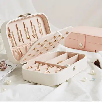 SOLEDI PU Lightweight Jewelry Storage Box Accessories Case for Rings Earrings Necklaces Display Durable Storage Jewelry Box
SOLEDI PU Lightweight Jewelry Storage Box Accessories Case for Rings Earrings Necklaces Display Durable Storage Jewelry Box