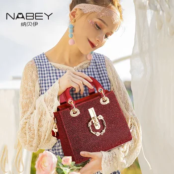 2020 New Princess Bag Shoulder Bag Messenger Bag European and American Fashion Lady Red Banquet Handbag 
2020 New Princess Bag Shoulder Bag Messenger Bag European and American Fashion Lady Red Banquet Handbag