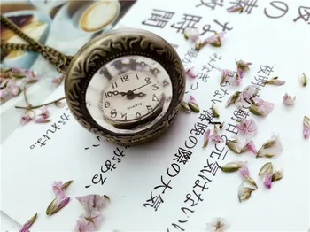 Lovers pocket watch small watch retro boys and girls students day gift hollow flap Necklace Jewelry Pendant
Lovers pocket watch small watch retro boys and girls students day gift hollow flap Necklace Jewelry Pendant