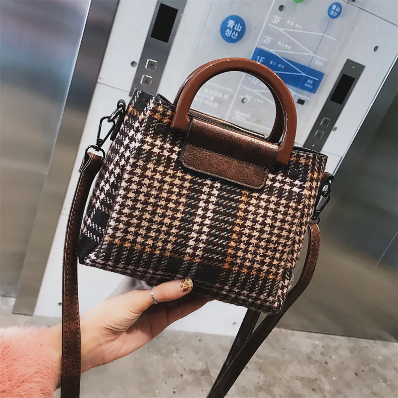 Bag Women's 2020 Autumn And Winter New Style Hong Kong Style Retro Plaid Handbag Online Celebrity INS Different Size Bags Crossb
Bag Women's 2020 Autumn And Winter New Style Hong Kong Style Retro Plaid Handbag Online Celebrity INS Different Size Bags Crossb