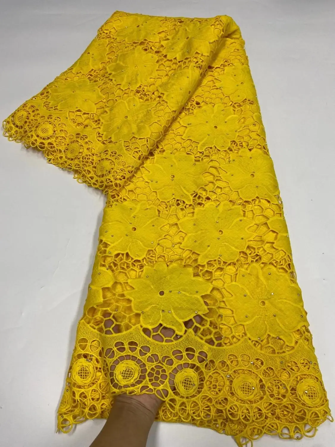 Guipure Cord Lace Fabric Hot Sale African Lace Fabric 2020 Chemical Embroidery Water Soluble Lace Nigerian Lace Fabrics By Yards
Guipure Cord Lace Fabric Hot Sale African Lace Fabric 2020 Chemical Embroidery Water Soluble Lace Nigerian Lace Fabrics By Yards