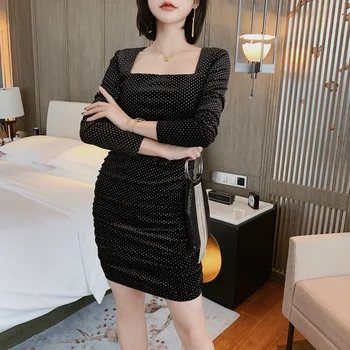 Women's Dresses 2020 Spring and Summer New Women's Retro Square Neckline Slim Hot Stamped Hip Dress Temperament Dress
Women's Dresses 2020 Spring and Summer New Women's Retro Square Neckline Slim Hot Stamped Hip Dress Temperament Dress
