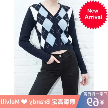 V Neck Women Knit Cardigan in Navy Blue with Light Blue and White Argyle Print on the Front
V Neck Women Knit Cardigan in Navy Blue with Light Blue and White Argyle Print on the Front