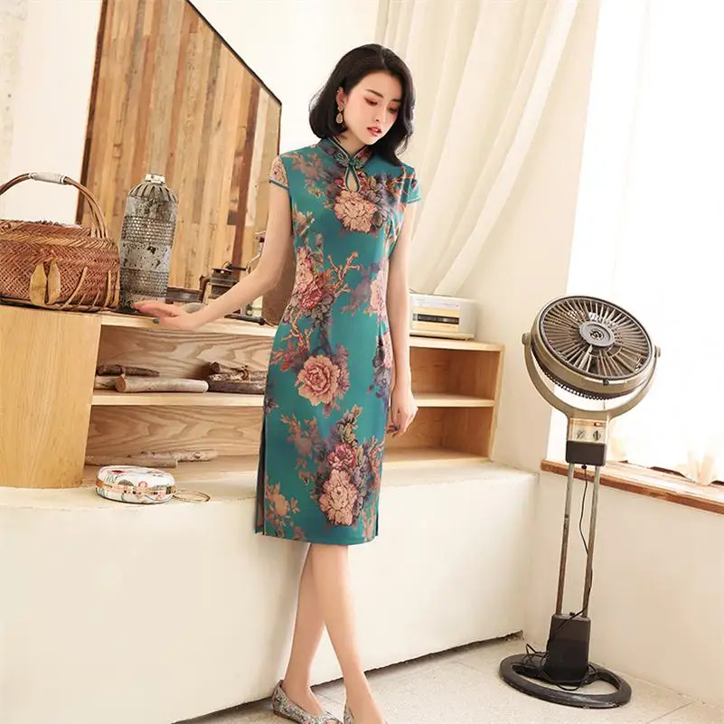 Elegant Slim Handmade Button Qipao Sexy Long Dress Bride Wedding Gown Vestidos Cheongsam Size M-4XL
Elegant Slim Handmade Button Qipao Sexy Long Dress Bride Wedding Gown Vestidos Cheongsam Size M-4XL