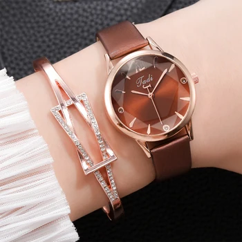 2020 Simple PU Leather Strap Watch Bracelet Classic Texture Creative Delicate Chic Women Girl Fashion Quartz Wristwatch Sets#38
2020 Simple PU Leather Strap Watch Bracelet Classic Texture Creative Delicate Chic Women Girl Fashion Quartz Wristwatch Sets#38