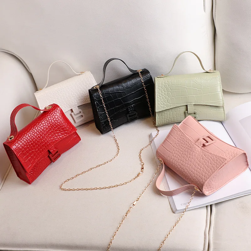 Autumn female crocodile pattern portable small square bag 2020 bag female slung shoulder mobile phone coin purse 31025
Autumn female crocodile pattern portable small square bag 2020 bag female slung shoulder mobile phone coin purse 31025