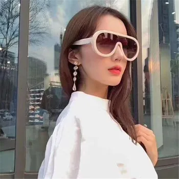 European and American conjoined large frame sunglasses 2081 marine piece net red with retro retro sunglasses Sun Leopard glasses
European and American conjoined large frame sunglasses 2081 marine piece net red with retro retro sunglasses Sun Leopard glasses