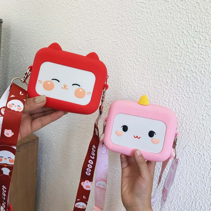New Kids Shoulder Bags Mini Portable Handbags and Purse Cute Cartoon Anime Unisex Messenger Crossbody Bags Girls Silica Gel Flap 
New Kids Shoulder Bags Mini Portable Handbags and Purse Cute Cartoon Anime Unisex Messenger Crossbody Bags Girls Silica Gel Flap