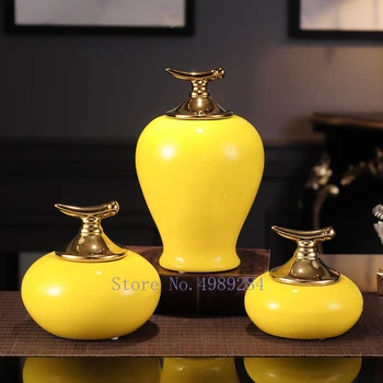 Creativity Ceramics Chinese Style Storage Jar Vase with Cover Golden Modern Home Decorations Living Room Crafts Decoration
Creativity Ceramics Chinese Style Storage Jar Vase with Cover Golden Modern Home Decorations Living Room Crafts Decoration