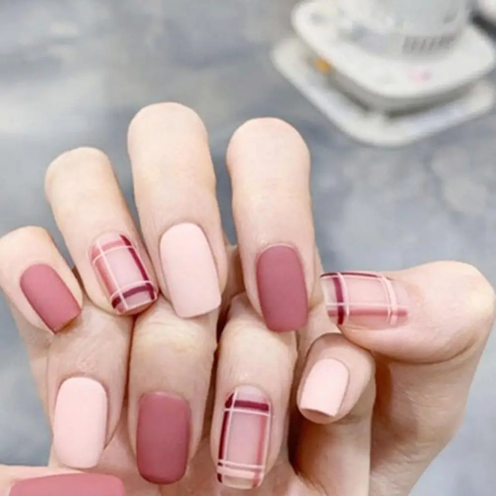 24pcs/box Fake Nail Stickers Nail Patches Removable Nail Patch One Second Wearable Manicure Reuse Light And Easy To Paste
24pcs/box Fake Nail Stickers Nail Patches Removable Nail Patch One Second Wearable Manicure Reuse Light And Easy To Paste