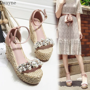Summer New Bandage Pearl Handmade Rhinestone Wedge Heels Platform Thick-bottomed Toe High-heeled Sandals.
Summer New Bandage Pearl Handmade Rhinestone Wedge Heels Platform Thick-bottomed Toe High-heeled Sandals.