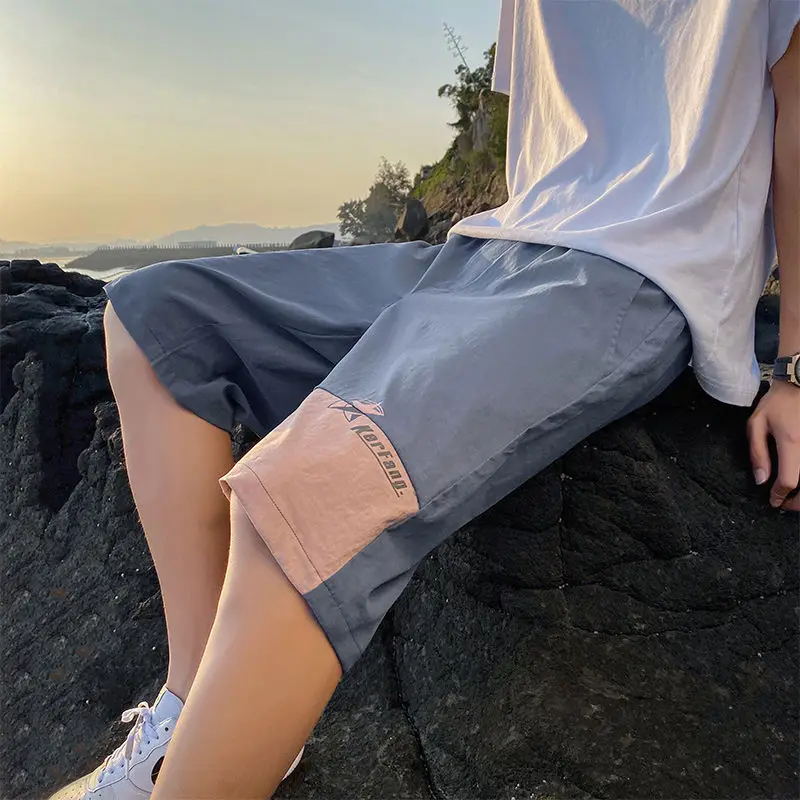 2020 Summer New Youth Popular Men's Loose Large Size Color Matching Stitching Five-point Pants Fashion Casual Wild Shorts
2020 Summer New Youth Popular Men's Loose Large Size Color Matching Stitching Five-point Pants Fashion Casual Wild Shorts