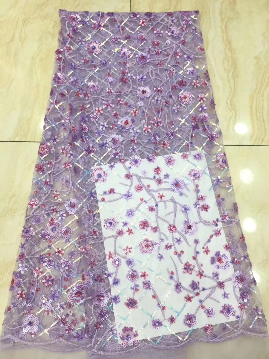 African lace fabric 2020 French lace fabric embroidered Nigerian sequined tulle lace fabric D3801
African lace fabric 2020 French lace fabric embroidered Nigerian sequined tulle lace fabric D3801