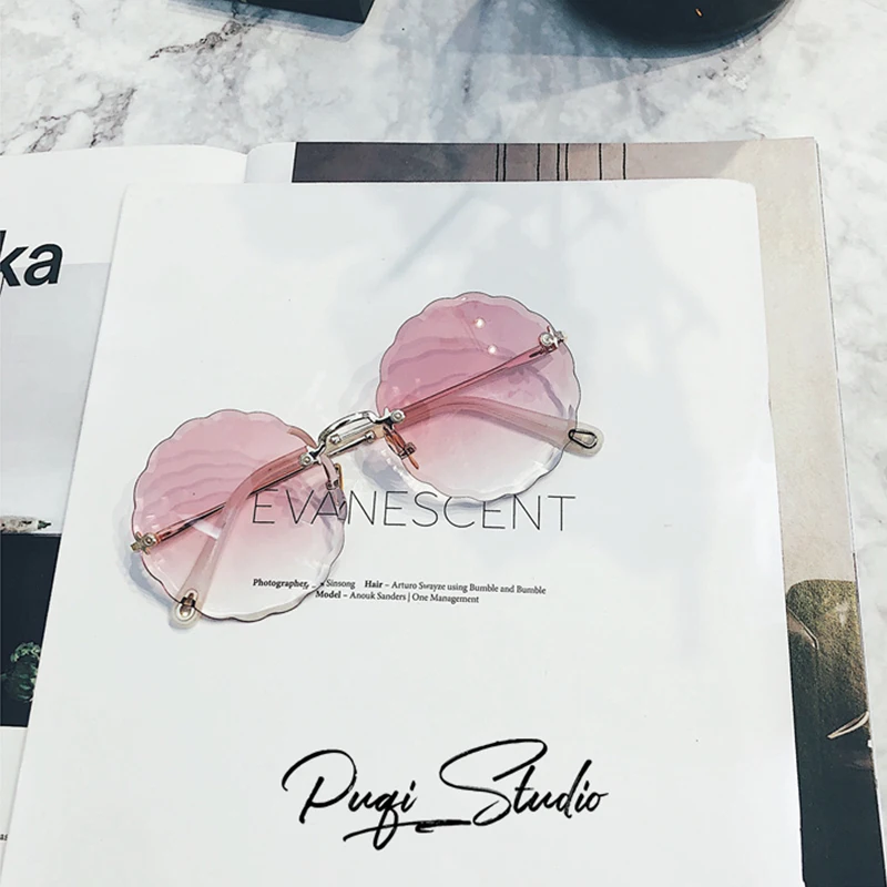 MS New Ins Flower Glasses Women Sunglasses Female Round Frame Women Elegant Personality Flower Sunglasses
MS New Ins Flower Glasses Women Sunglasses Female Round Frame Women Elegant Personality Flower Sunglasses