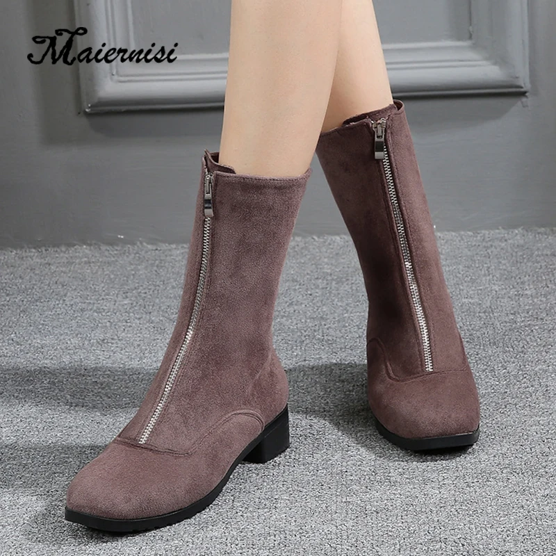 Warm plush insole ankle boots new zipper front winter boots ladies elegant square high heels round head
Warm plush insole ankle boots new zipper front winter boots ladies elegant square high heels round head