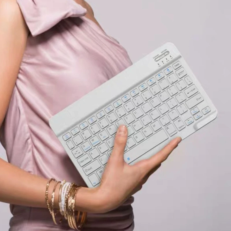 7.9\" Mini Slim Bluetooth3.0 Wireless Portable Keyboard Built-in Battery Recharge E65C
7.9\" Mini Slim Bluetooth3.0 Wireless Portable Keyboard Built-in Battery Recharge E65C