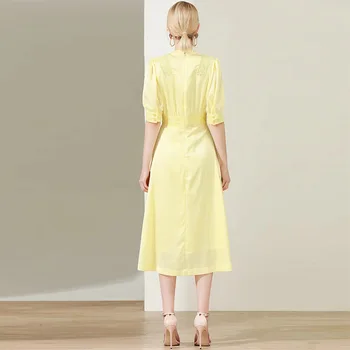 2020 summer new European and American round neck lantern sleeve hollow out in the waist temperament zipper A word in the long st
2020 summer new European and American round neck lantern sleeve hollow out in the waist temperament zipper A word in the long st