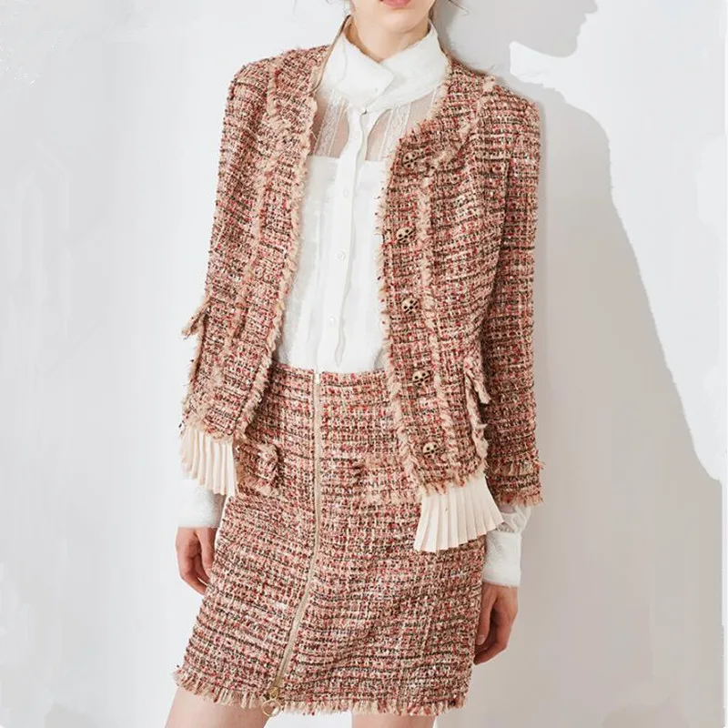 New Fall Winter Women Tweed 2 PCS Set Runway Tassel Woolen Single Breasted Ruffles Pleated Jacket Coat + Zipper Pencil Skirt Set
New Fall Winter Women Tweed 2 PCS Set Runway Tassel Woolen Single Breasted Ruffles Pleated Jacket Coat + Zipper Pencil Skirt Set