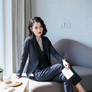Two Pieces Womens Shawl Lapel Business Suit Slim Fit Office Lady Black Blazer Pants Suits Wedding Suits for Women 
Two Pieces Womens Shawl Lapel Business Suit Slim Fit Office Lady Black Blazer Pants Suits Wedding Suits for Women