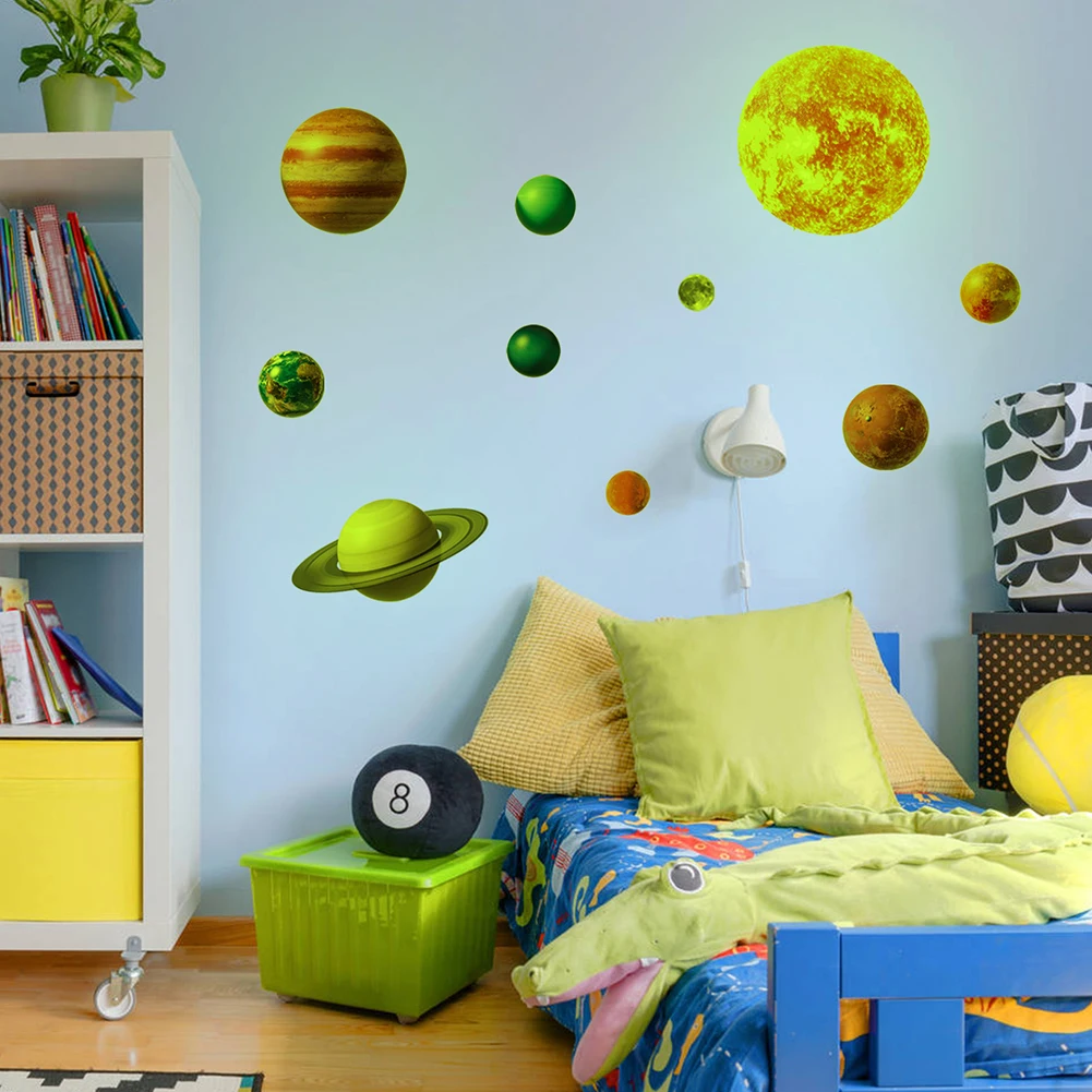 Description Picture 4 of itemLuminous Astronaut Star Moon Wall Sticker Bedroom Kids Room Home Decoration Wallpaper Glow In The Dark Self-adhesive Decals