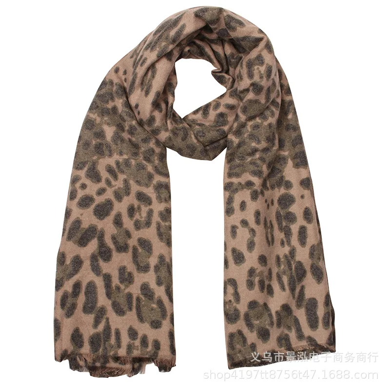 Models in Europe And America Printed Leopard Temperment Pattern Galling on Both Sides of Covered Edge on Both Sides of Pull Shal
Models in Europe And America Printed Leopard Temperment Pattern Galling on Both Sides of Covered Edge on Both Sides of Pull Shal