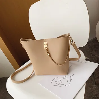 Bag Women's 2020 New Spring and Summer Retro Bucket Bag Shoulder Texture Large Capacity Simple Chain Messenger Bag
Bag Women's 2020 New Spring and Summer Retro Bucket Bag Shoulder Texture Large Capacity Simple Chain Messenger Bag