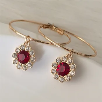High Quality Elegant 46mm Hoop Earring Gold Color Hoop with Resin Flower Dangle Earrings for Noble Elegant Evening Party Jewelry
High Quality Elegant 46mm Hoop Earring Gold Color Hoop with Resin Flower Dangle Earrings for Noble Elegant Evening Party Jewelry