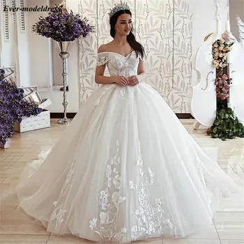 Saudi Arabic Ball Gown Princess Wedding Dresses Lace Appliques Off The Shoulder Corset Back Vintage Bridal Gowns Long Train
Saudi Arabic Ball Gown Princess Wedding Dresses Lace Appliques Off The Shoulder Corset Back Vintage Bridal Gowns Long Train
