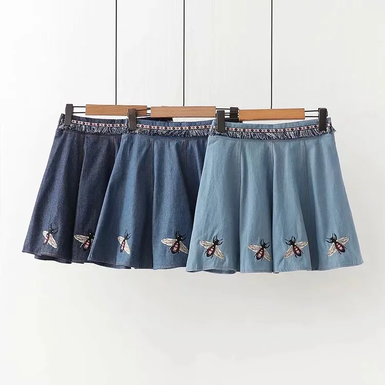 2020 Spring New Style Slim Fit Sweet Literature And Art National Style Small Bee Embroidered Denim Skirt
2020 Spring New Style Slim Fit Sweet Literature And Art National Style Small Bee Embroidered Denim Skirt