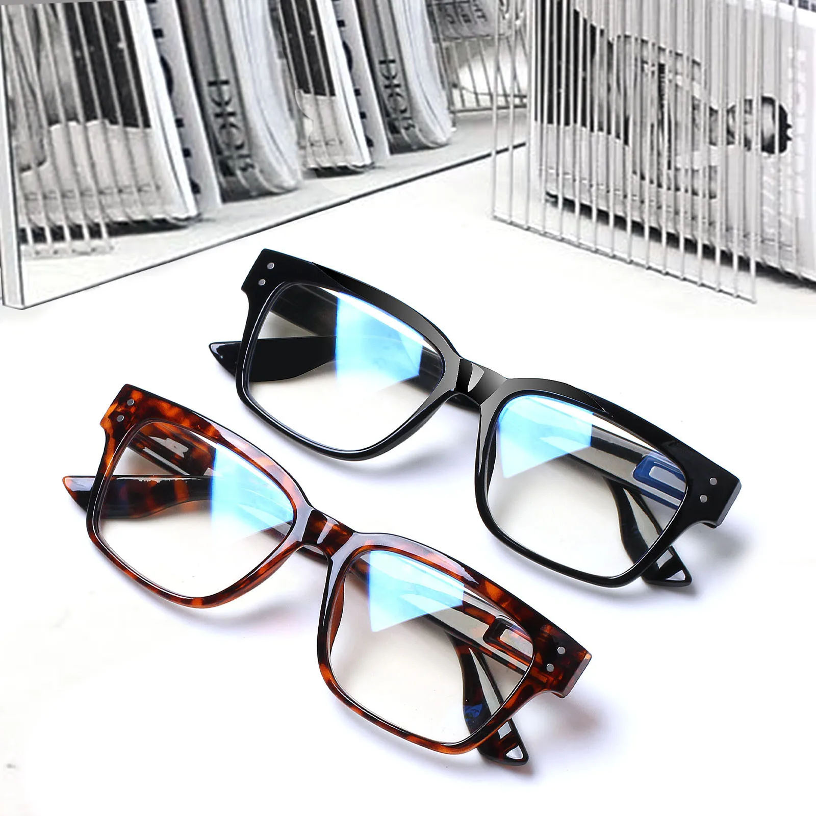 

Henotin Anti Light Blue Reading Glasses For Women Men TR90 Frame Flexible Spring Hinge Computer Presbyopia Eyewear UV400