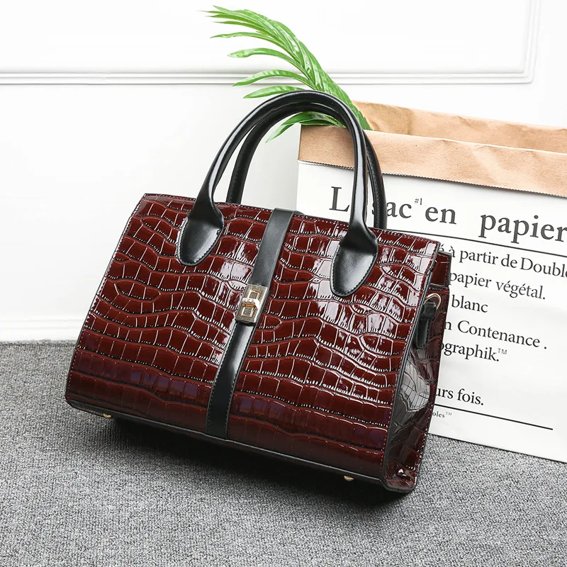 Good-looking Large Capacity 2019 Lunar January New Style Mirror Snakeskin Handbag Elegant Western Style Crossbody Bag
Good-looking Large Capacity 2019 Lunar January New Style Mirror Snakeskin Handbag Elegant Western Style Crossbody Bag