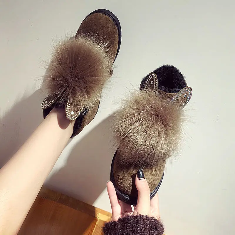 Short boots warm 2019 new winter Korean female students cute wild snow boots plus velvet thick flat cotton shoes
Short boots warm 2019 new winter Korean female students cute wild snow boots plus velvet thick flat cotton shoes