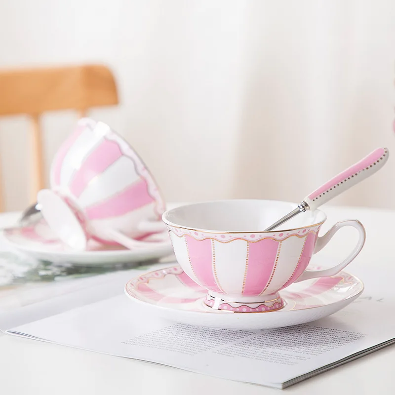 European style simple coffee cup and dish ceramic tea cup high bone china coffee set
European style simple coffee cup and dish ceramic tea cup high bone china coffee set