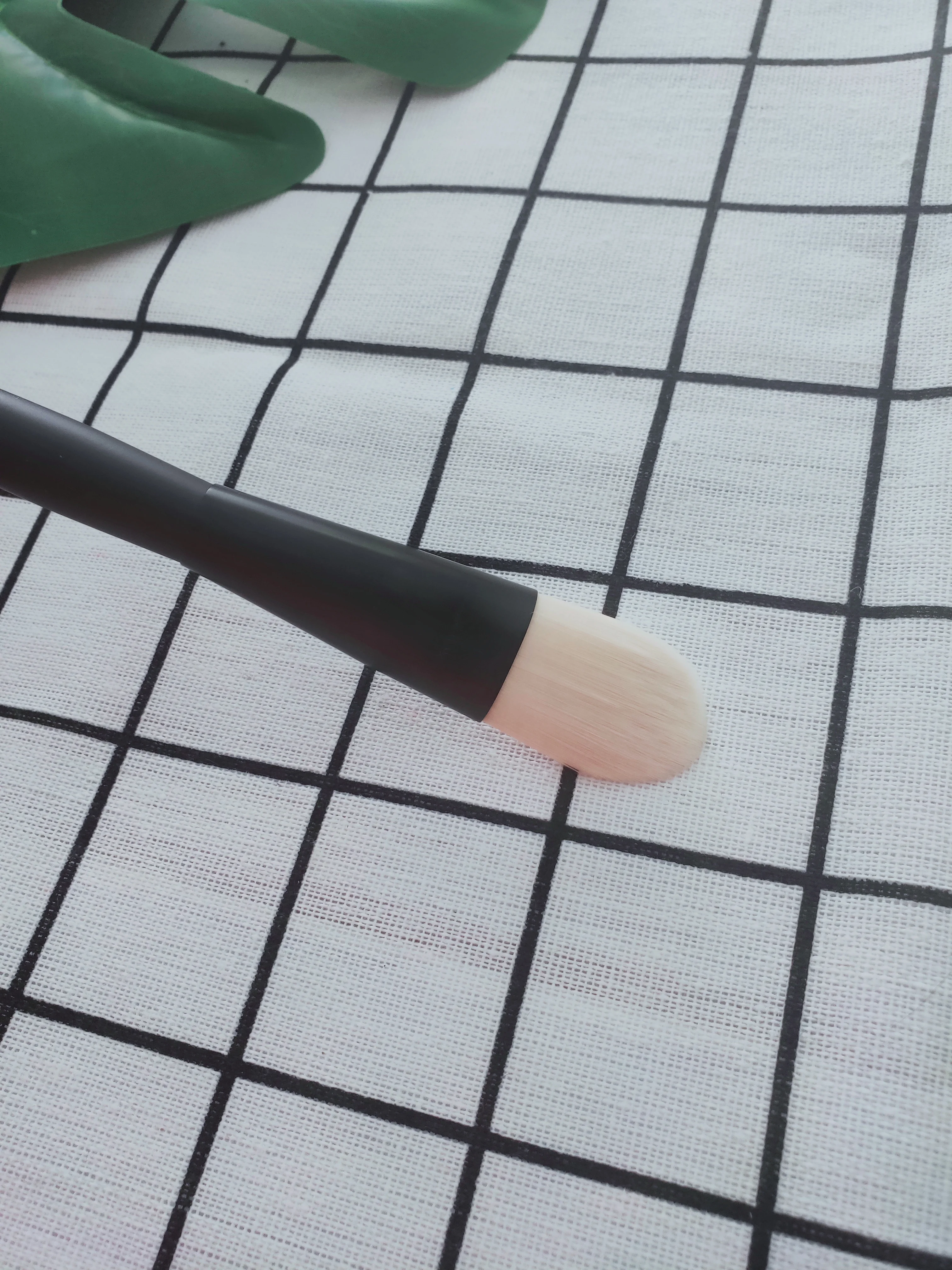1Pcs Fashion Face Makeup Brush Foundation Magic Brush Foundation Makeup Art Set Pen Professional Makeup Tools
1Pcs Fashion Face Makeup Brush Foundation Magic Brush Foundation Makeup Art Set Pen Professional Makeup Tools