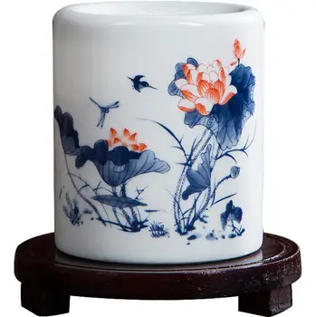 Modern Jingdezhen Ceramic Pen Holder Ornaments Office Study Room Figurines Crafts Teacher's Day Gift Home Furnishing Decoration 
Modern Jingdezhen Ceramic Pen Holder Ornaments Office Study Room Figurines Crafts Teacher's Day Gift Home Furnishing Decoration