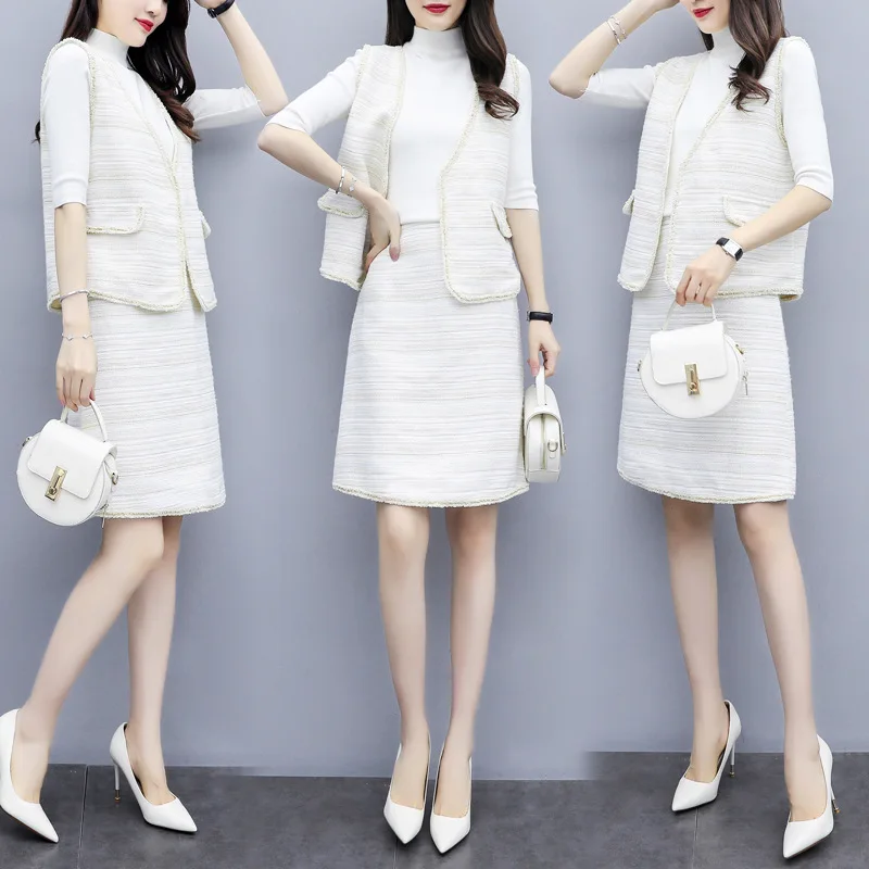 Photo Shoot Fashion WOMEN'S Suit Early Autumn New Style Small Fragrant Ventilation Network Red Elegant Skirt Waistcoat Three-pie
Photo Shoot Fashion WOMEN'S Suit Early Autumn New Style Small Fragrant Ventilation Network Red Elegant Skirt Waistcoat Three-pie