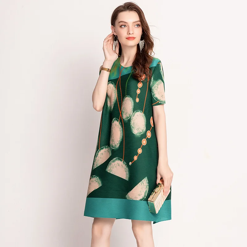 Plus Size Dress Summer Fashion Printed Elastic Miyake Pleated Round Neck Short Sleeves Loose A-Line Casual Dress Above The Knees
Plus Size Dress Summer Fashion Printed Elastic Miyake Pleated Round Neck Short Sleeves Loose A-Line Casual Dress Above The Knees