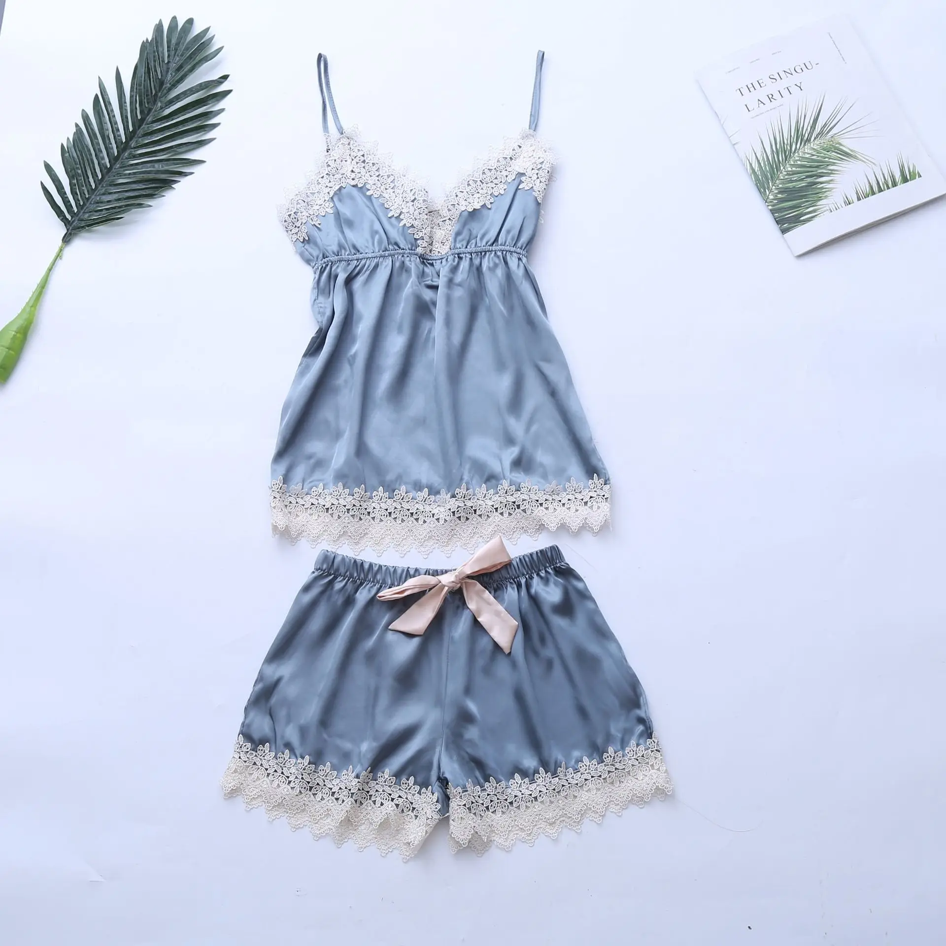 Summer Pajamas Two-Piece Set Viscose Sexy Lace Suspender Shorts Set Korean-style Fresh Students Thin Home Wear
Summer Pajamas Two-Piece Set Viscose Sexy Lace Suspender Shorts Set Korean-style Fresh Students Thin Home Wear