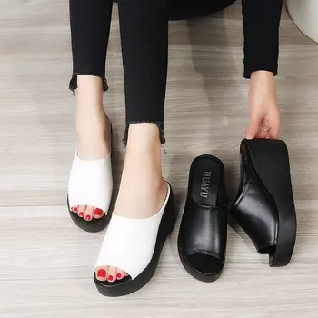2020 summer new slippers women's simple fashion with sponge cake bottom shoes
2020 summer new slippers women's simple fashion with sponge cake bottom shoes