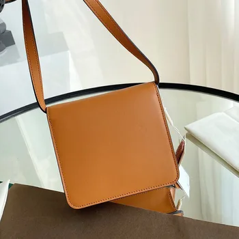 Pure color women shoulder bag genuine leather black red brown color lady bag size 17/15/5cm
Pure color women shoulder bag genuine leather black red brown color lady bag size 17/15/5cm